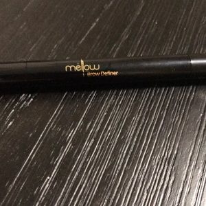 Brow definer
